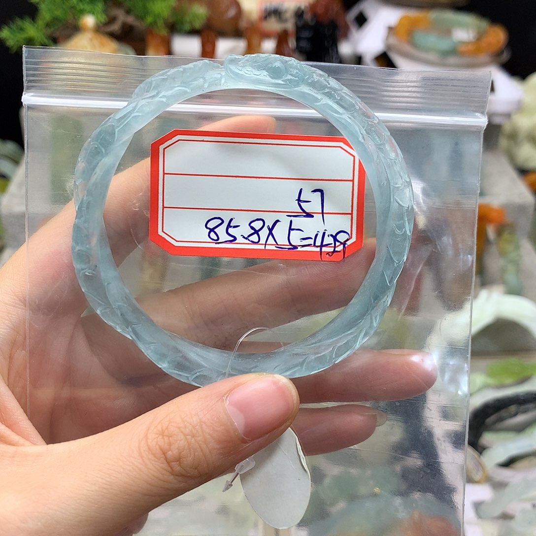 蛇纹石玉未镶嵌手镯B****花