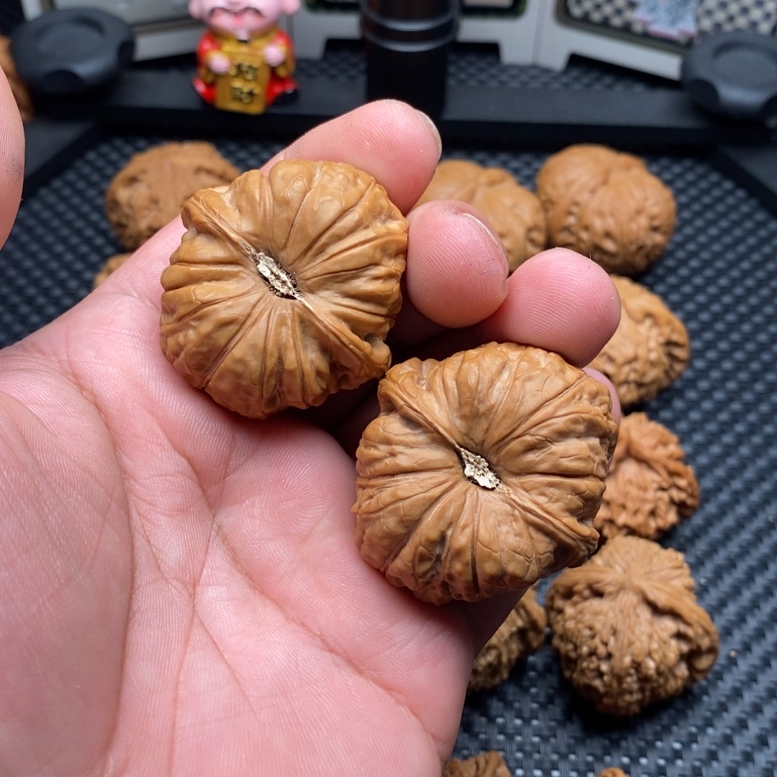 年***余文玩核桃把件全品南瓜边42.5