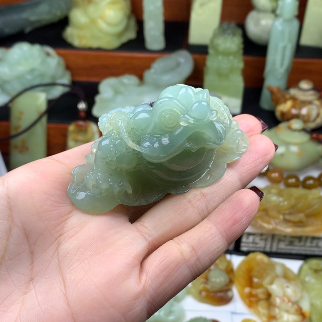 岫玉手把件未镶嵌