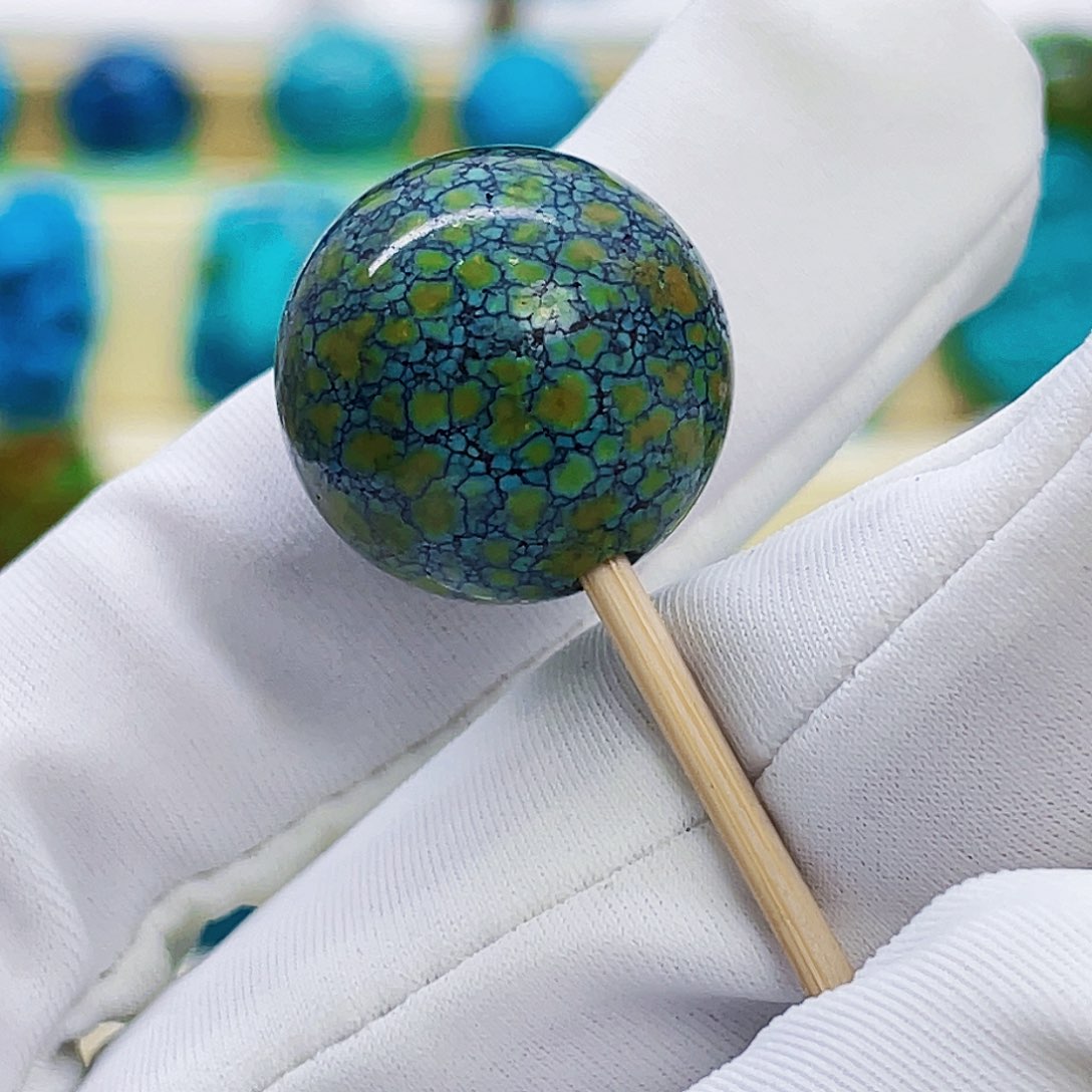 绿松石未镶嵌颈饰