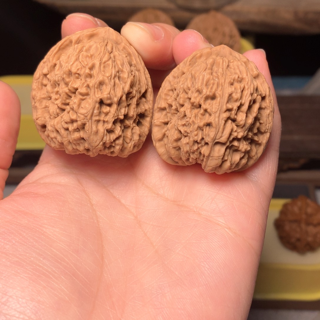 文玩核桃把件南疆石