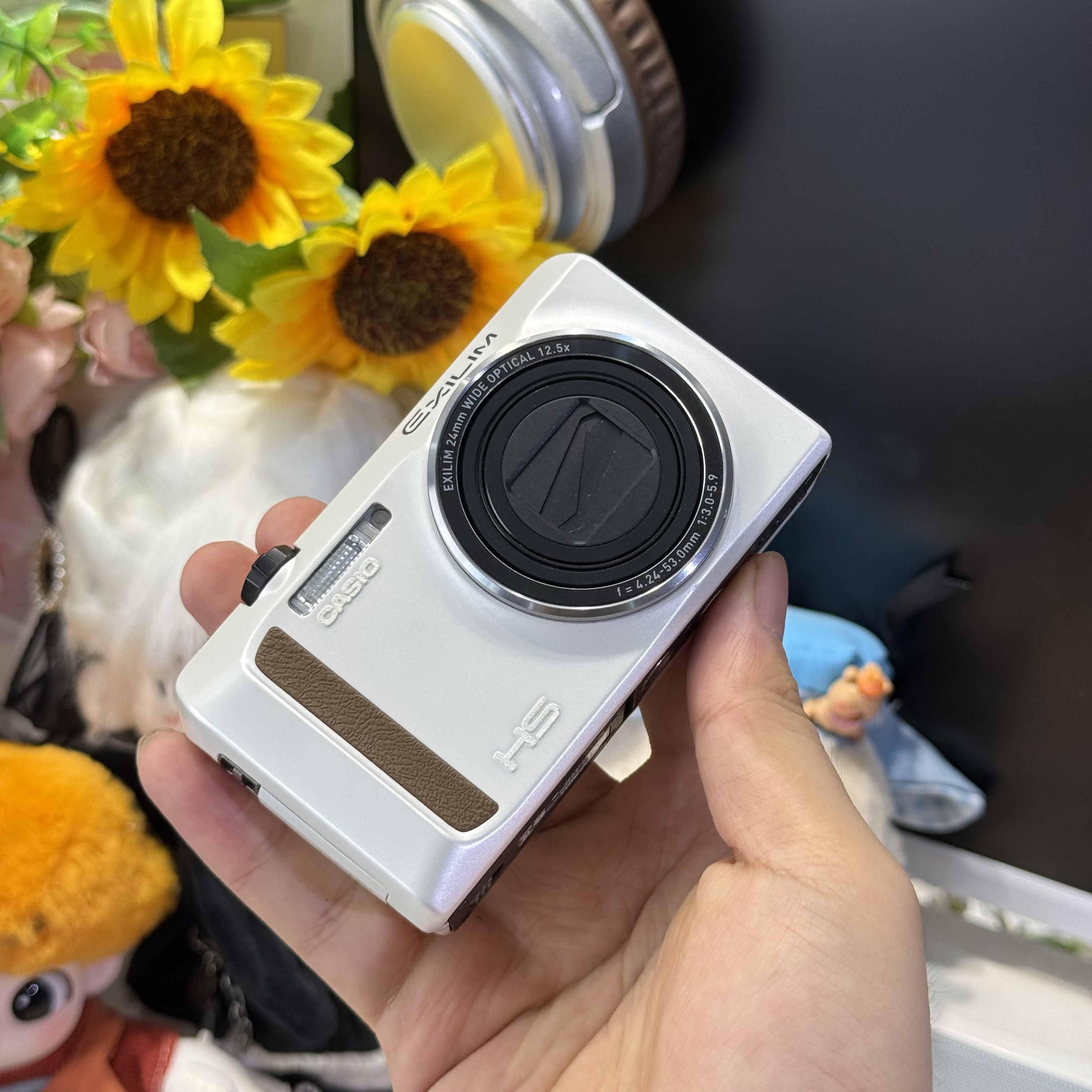 9新 Casio/卡西欧 卡西欧zr400奶白色精品小长焦色彩感好带配件