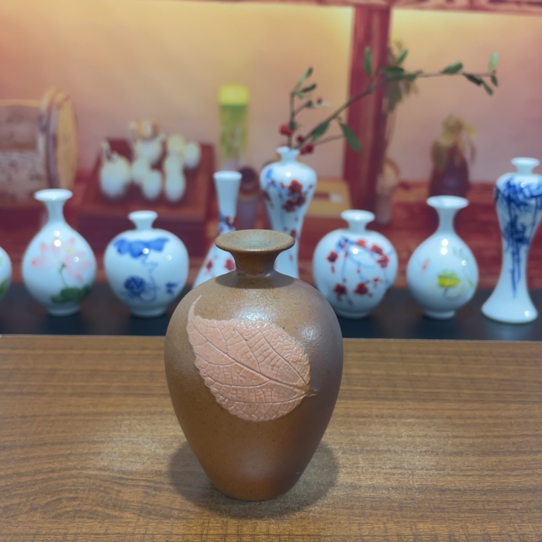 陶瓷景德镇小花瓶等着你