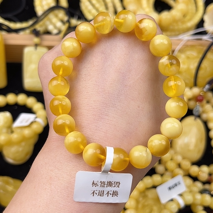 琥珀未镶嵌颈饰琥珀，多样性发其一