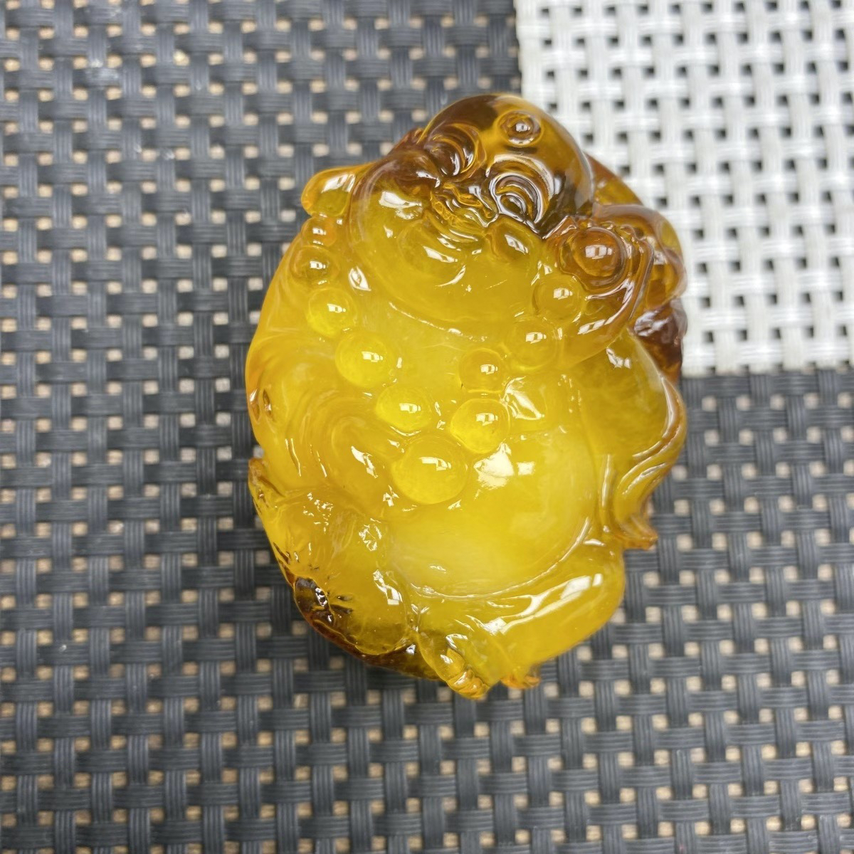 蜜黄佛公吊坠百搭011