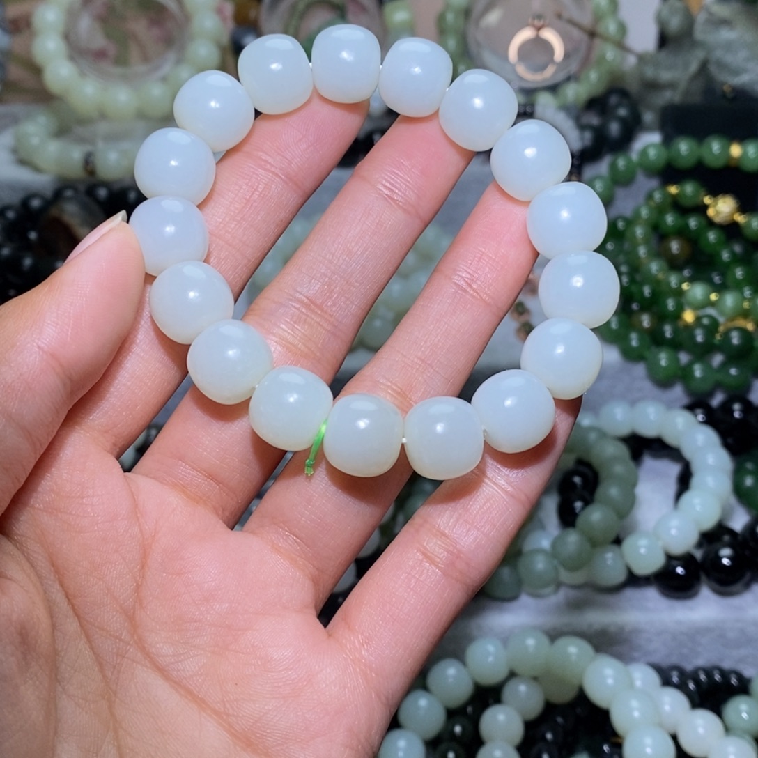 E***c和田玉未镶嵌手链