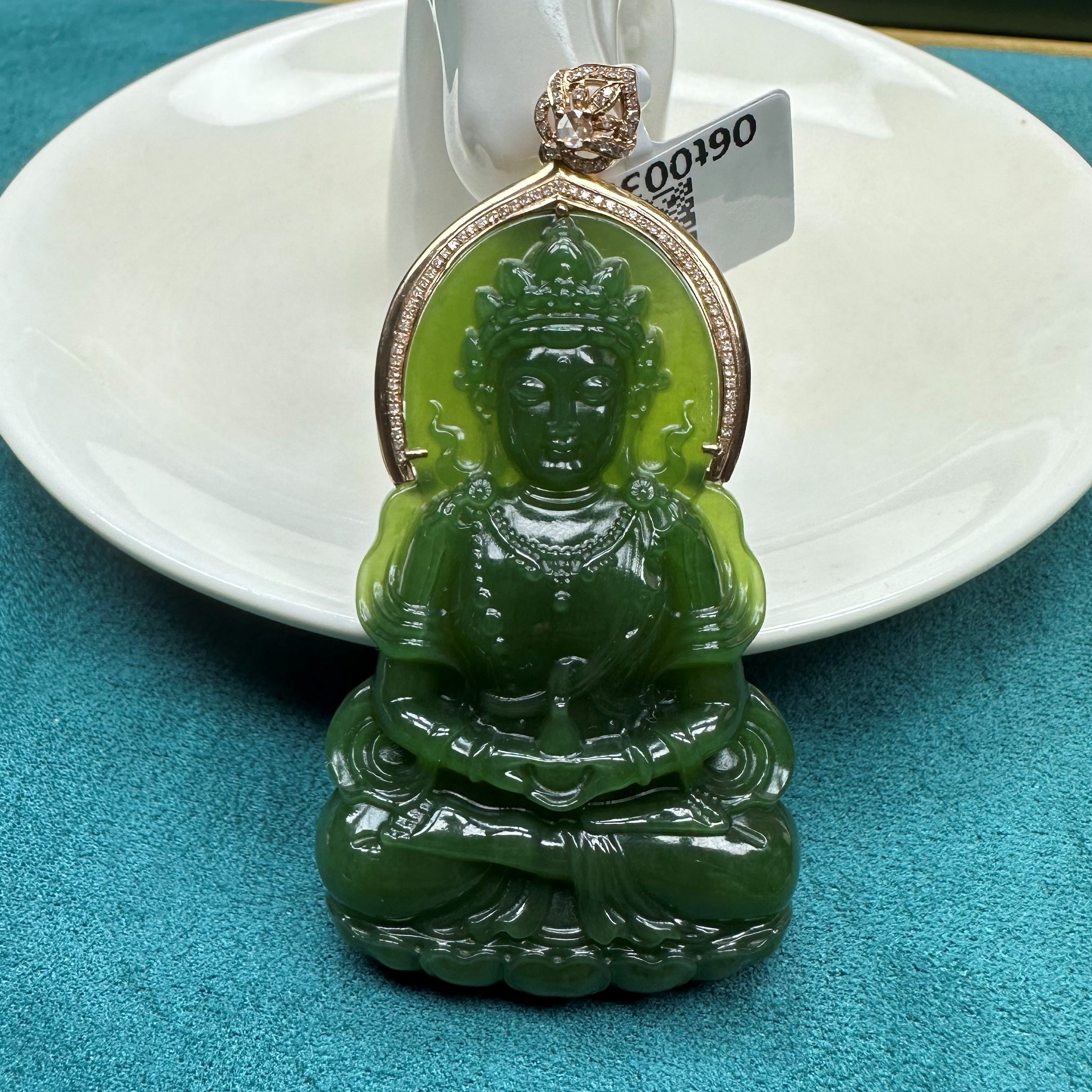 俄料碧玉老坑菠菜绿度母观音（裸石36*57*7mm）18K金镶嵌吊坠雕刻