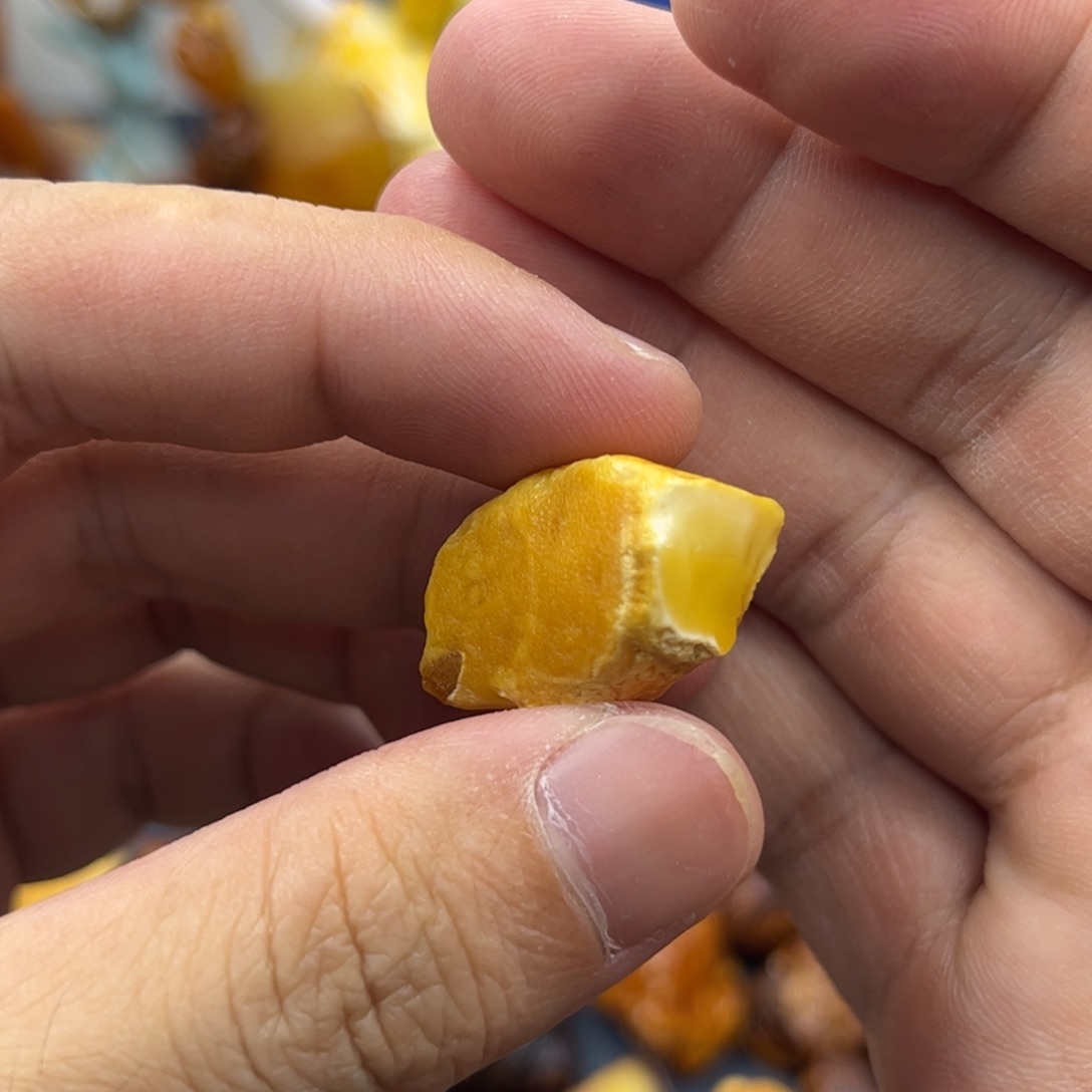 定制琥珀未镶嵌蜜蜡定制