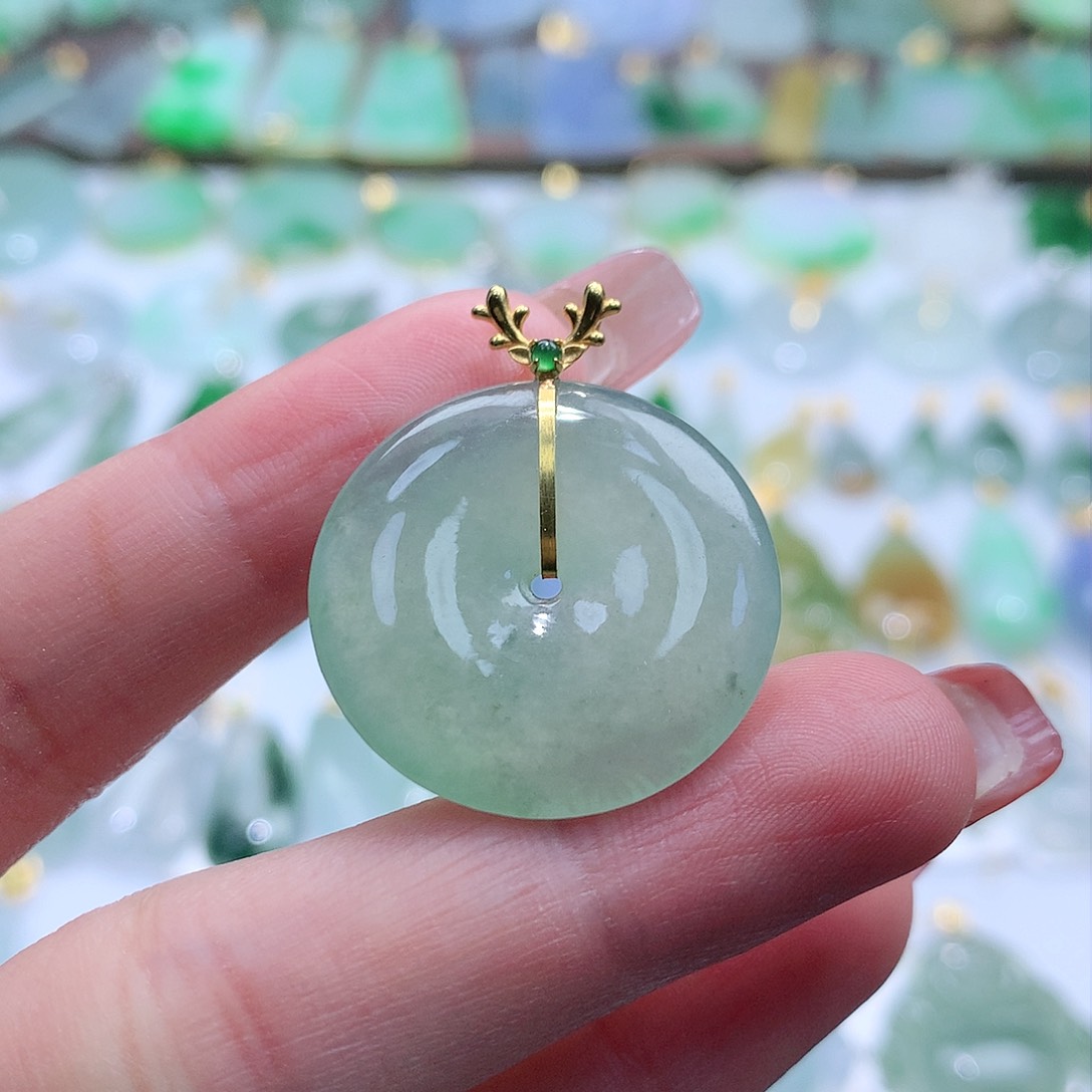 翡翠颈饰未镶嵌翡翠