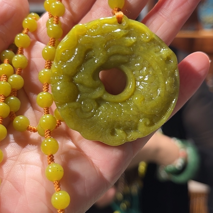 颈饰未镶嵌和田玉