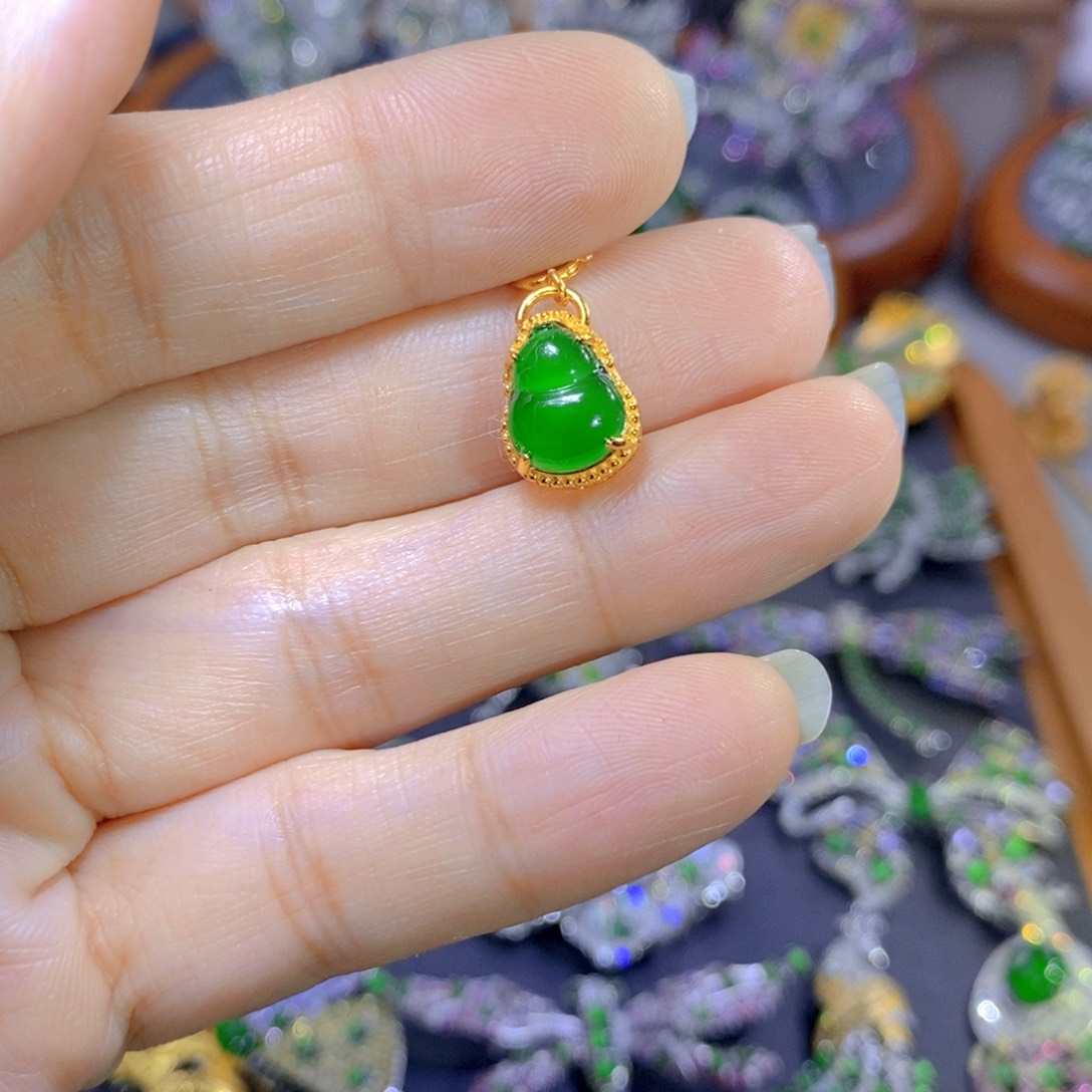 翡翠颈饰银S925镶嵌天然翡翠