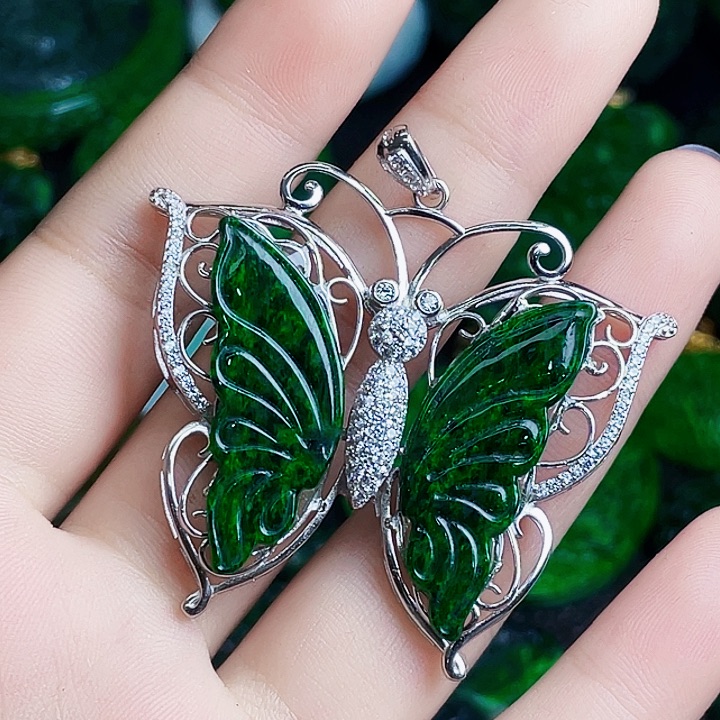 徐***兰翡翠银S925镶嵌颈饰多样性