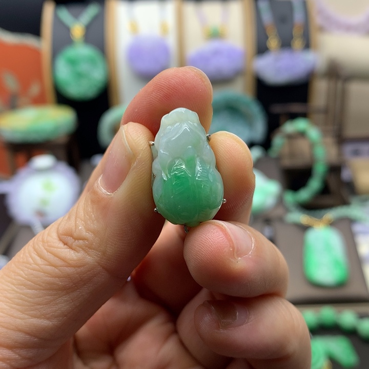 翡翠未镶嵌吊坠(不含链)翡翠戒指