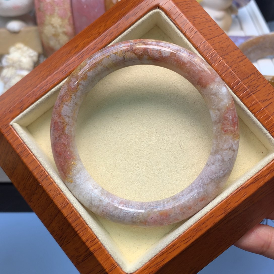 硅化珊瑚（珊瑚玉）手镯未镶嵌56.6口共生