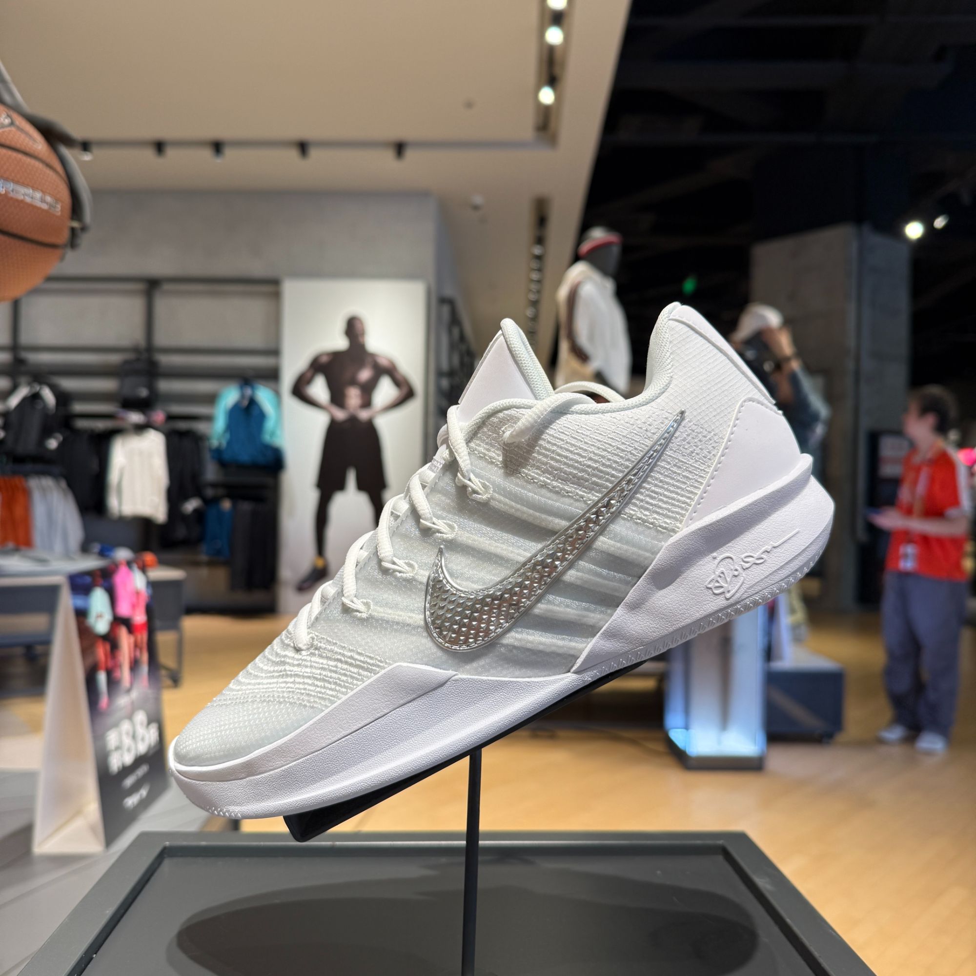 NIKE耐克双旦礼中性运动球鞋SABRINA 3 EP实战篮球鞋HF2882-101