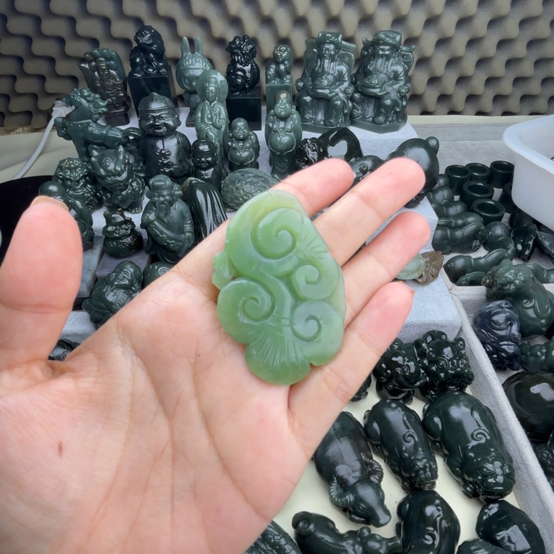 和田玉（糖玉）未镶嵌颈饰