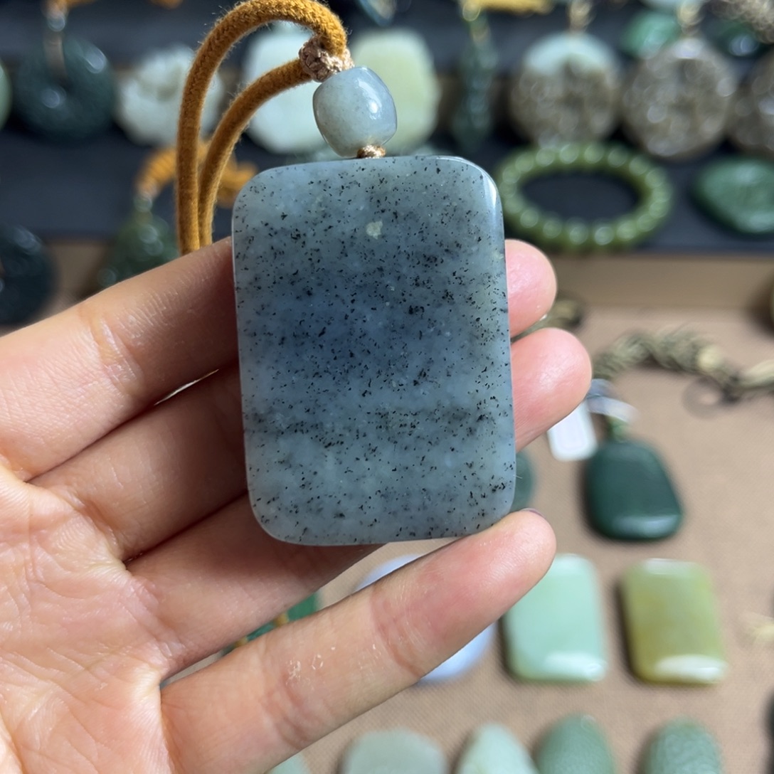 和田玉（糖玉）未镶嵌颈饰