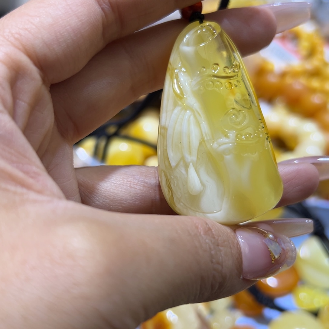 琥珀珠宝奇石未镶嵌