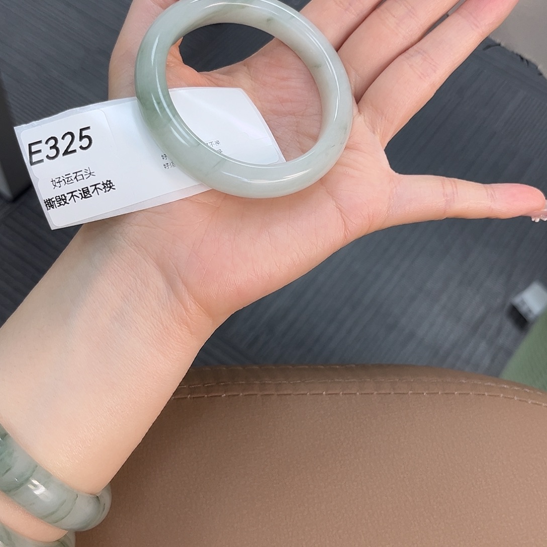 石英质玉未镶嵌手镯325