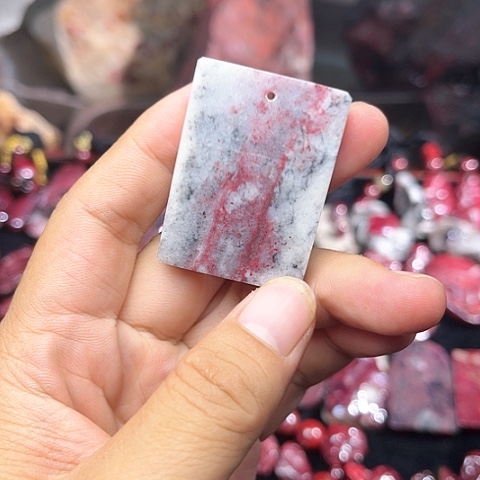 【闪购商品】天然辰砂天然原矿朱砂吊坠