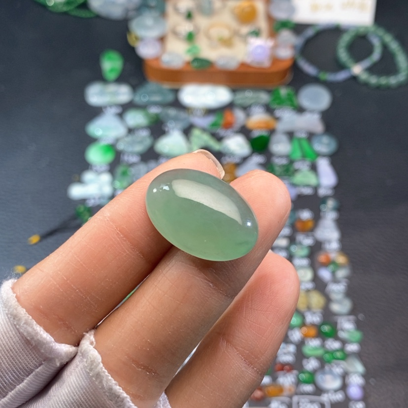 【闪购商品】翡翠挂件未镶嵌蛋