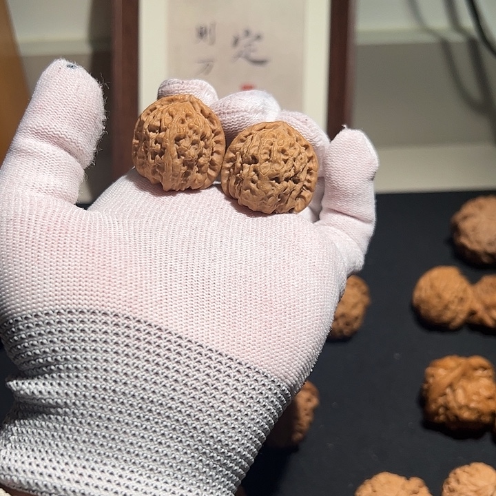 航***子文玩核桃把件白狮子