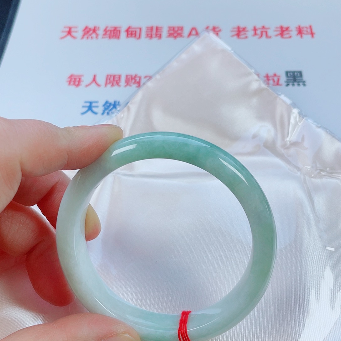 北***鼻翡翠未镶嵌手镯天然翡翠手镯