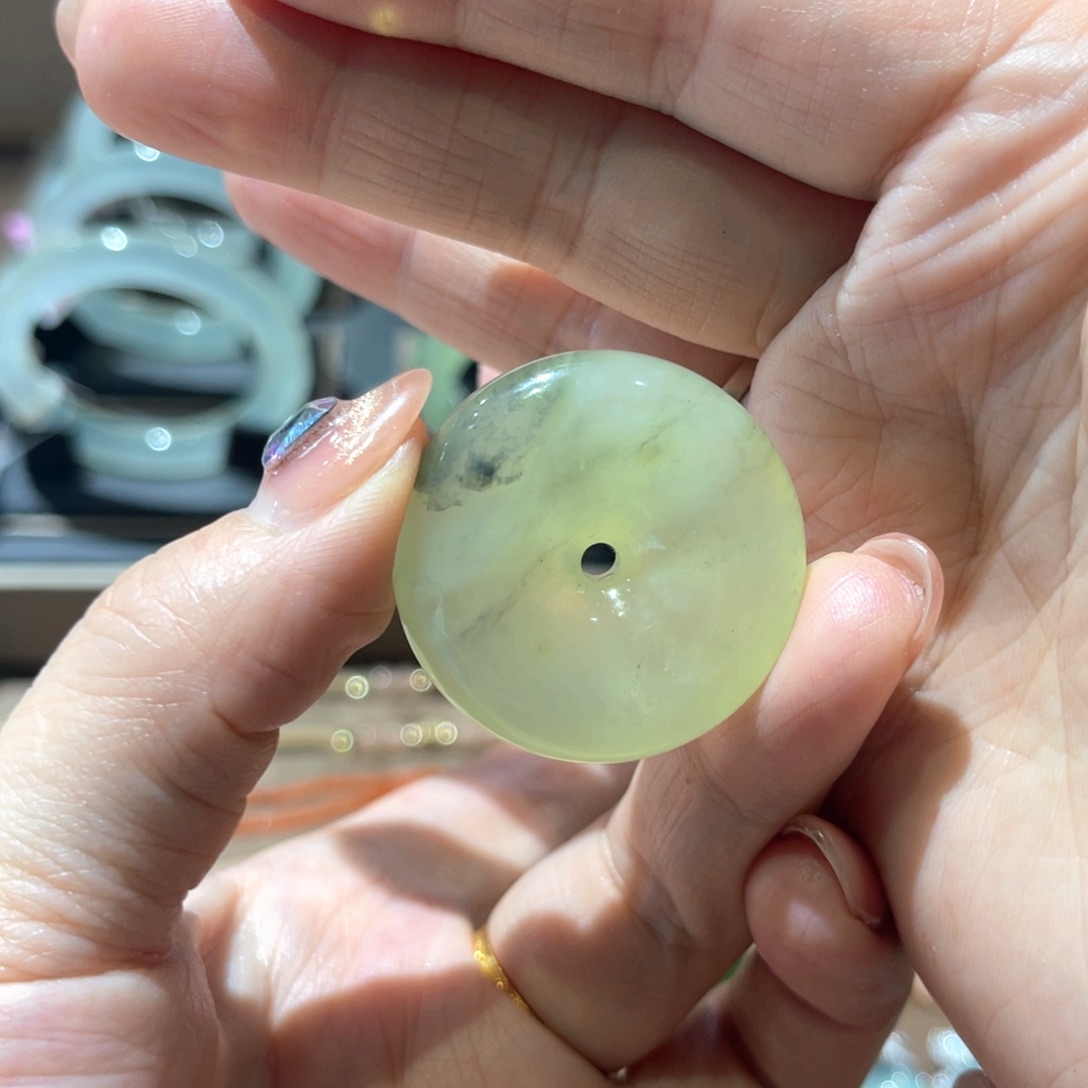 岫玉手镯未镶嵌手镯