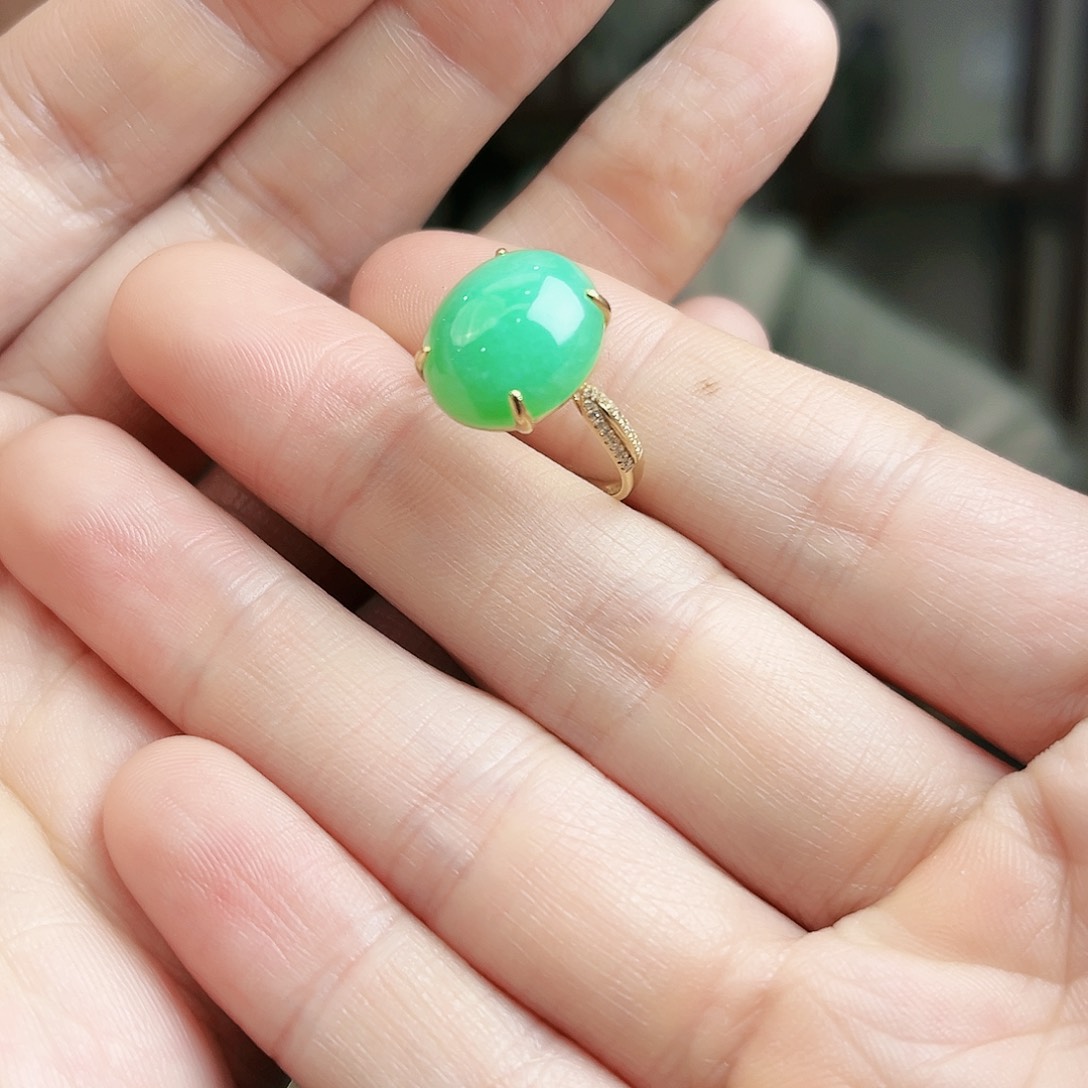 翡翠戒指18K金镶嵌戒指