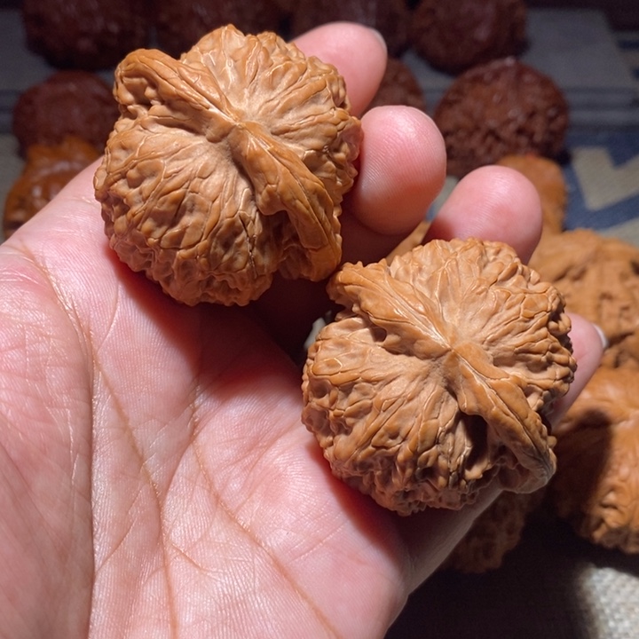 以***草吊坠文玩核桃核桃