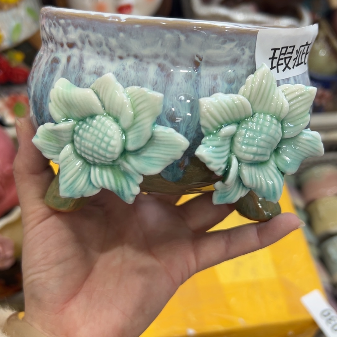 花盆拍满20元发货，退款拉黑。