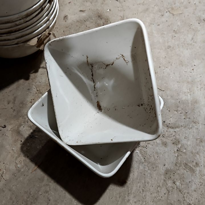 瓷片陶瓷盘子碗啥都有