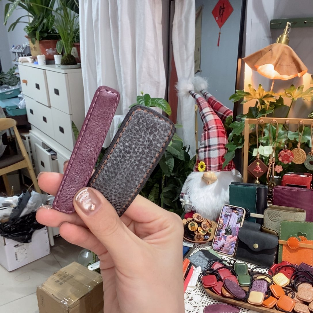 琪***布艺铁合金雾蜡黑bb和紫色鸭嘴