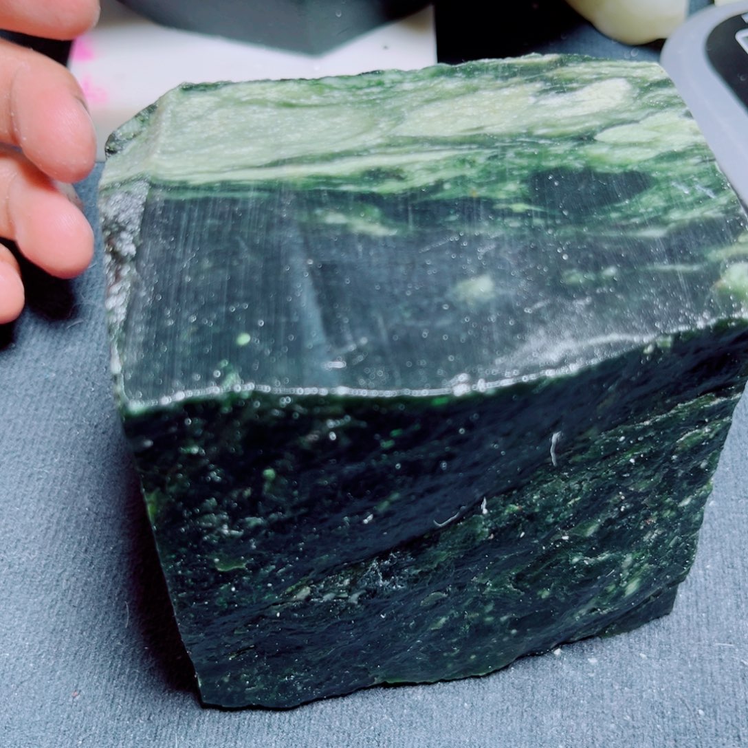 和田玉（糖玉）未镶嵌珠宝奇石