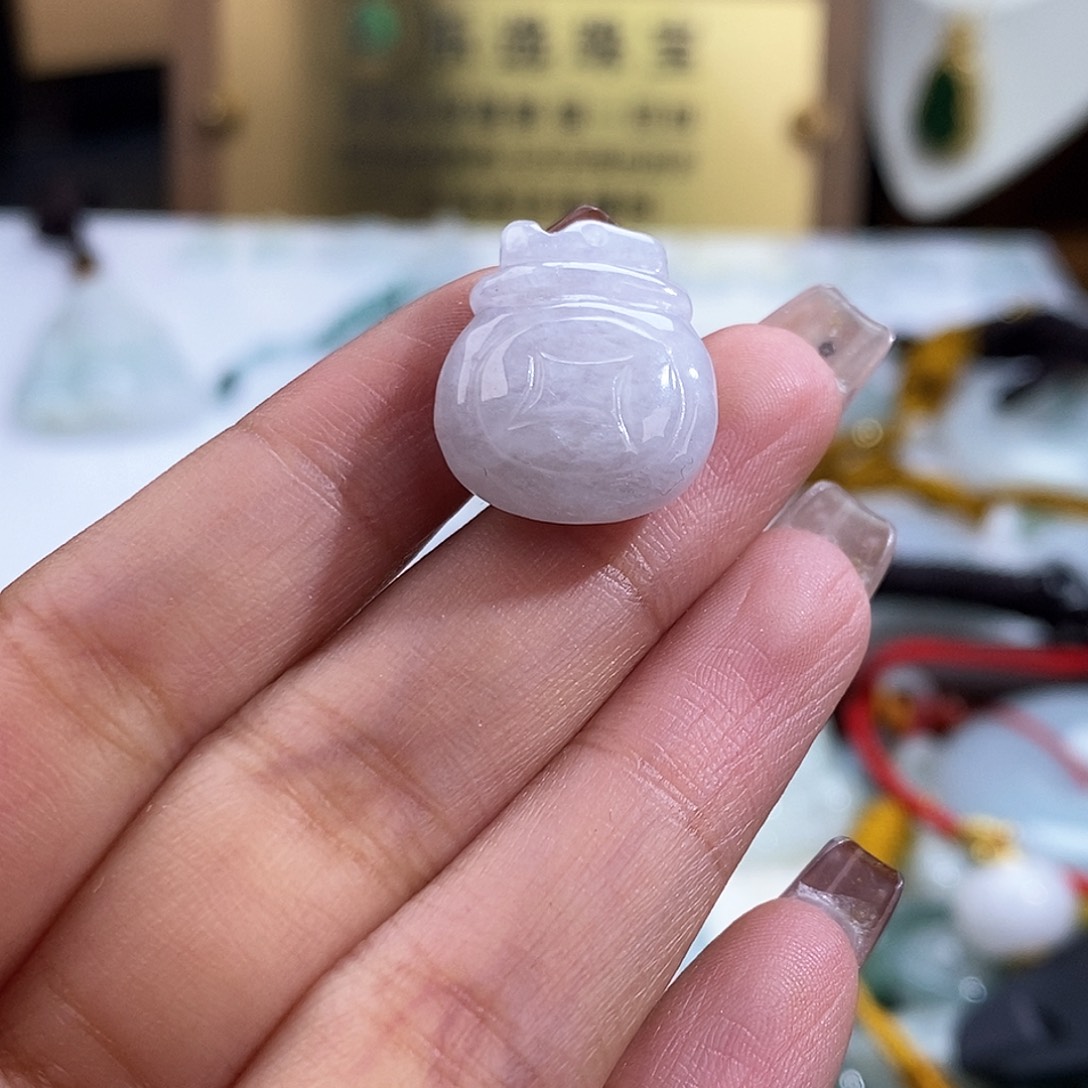 翡翠未镶嵌颈饰7542