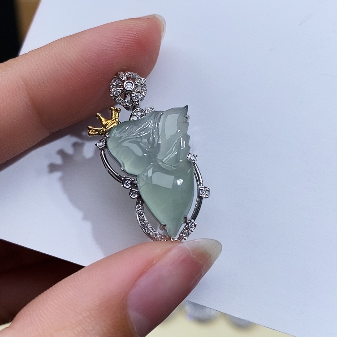 翡翠颈饰18K金镶嵌…