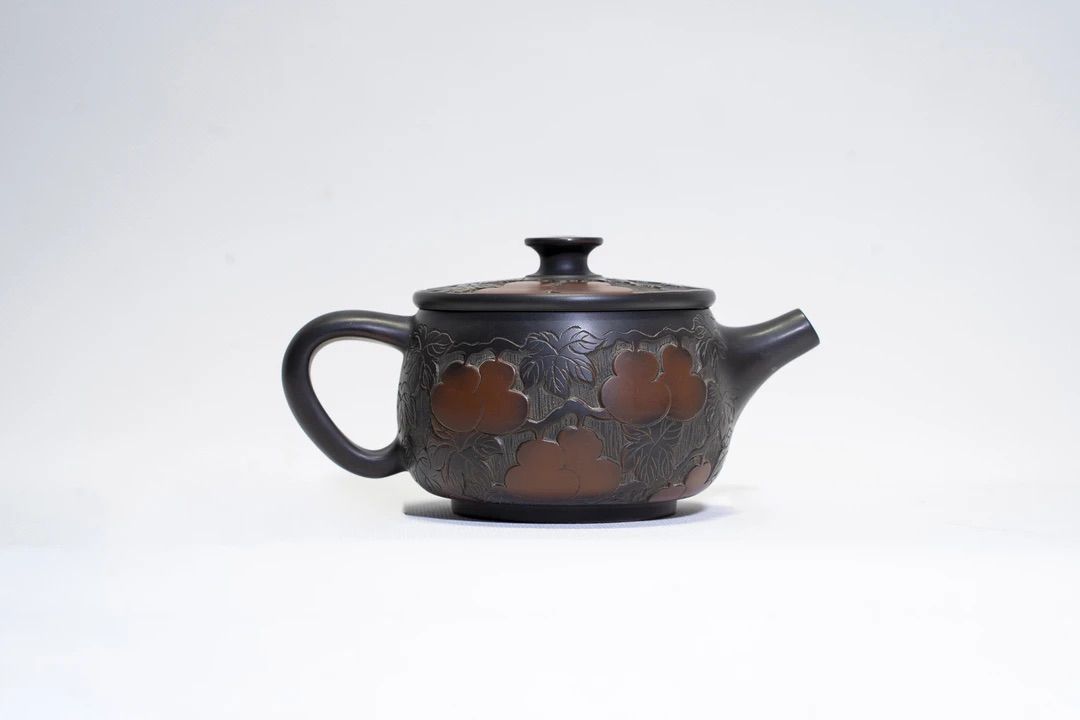 广西钦州坭兴陶 宽口汉瓦壶 满雕纯手工茶壶 容量200毫升左右