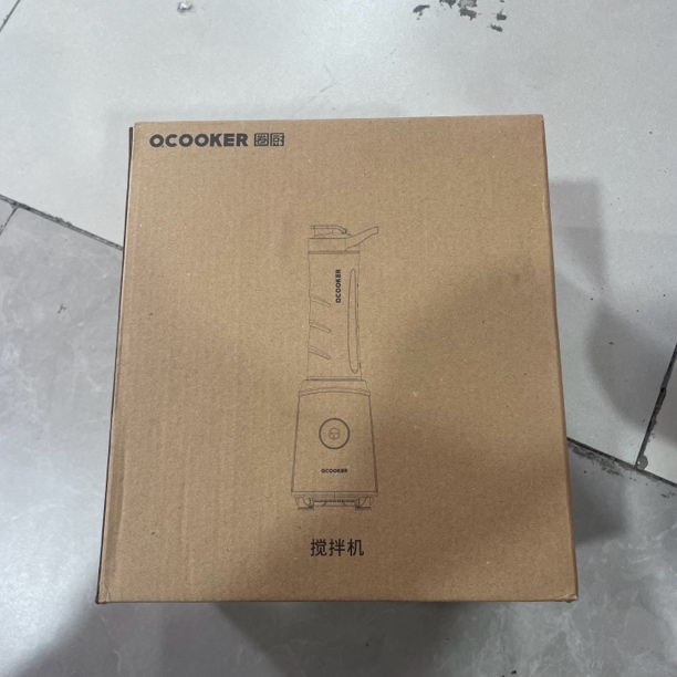 99新  圈厨搅拌机➕两个果汁杯CD-BL01