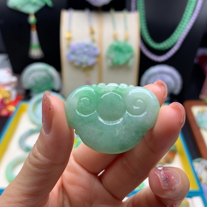 翡翠未镶嵌颈饰翡翠如意