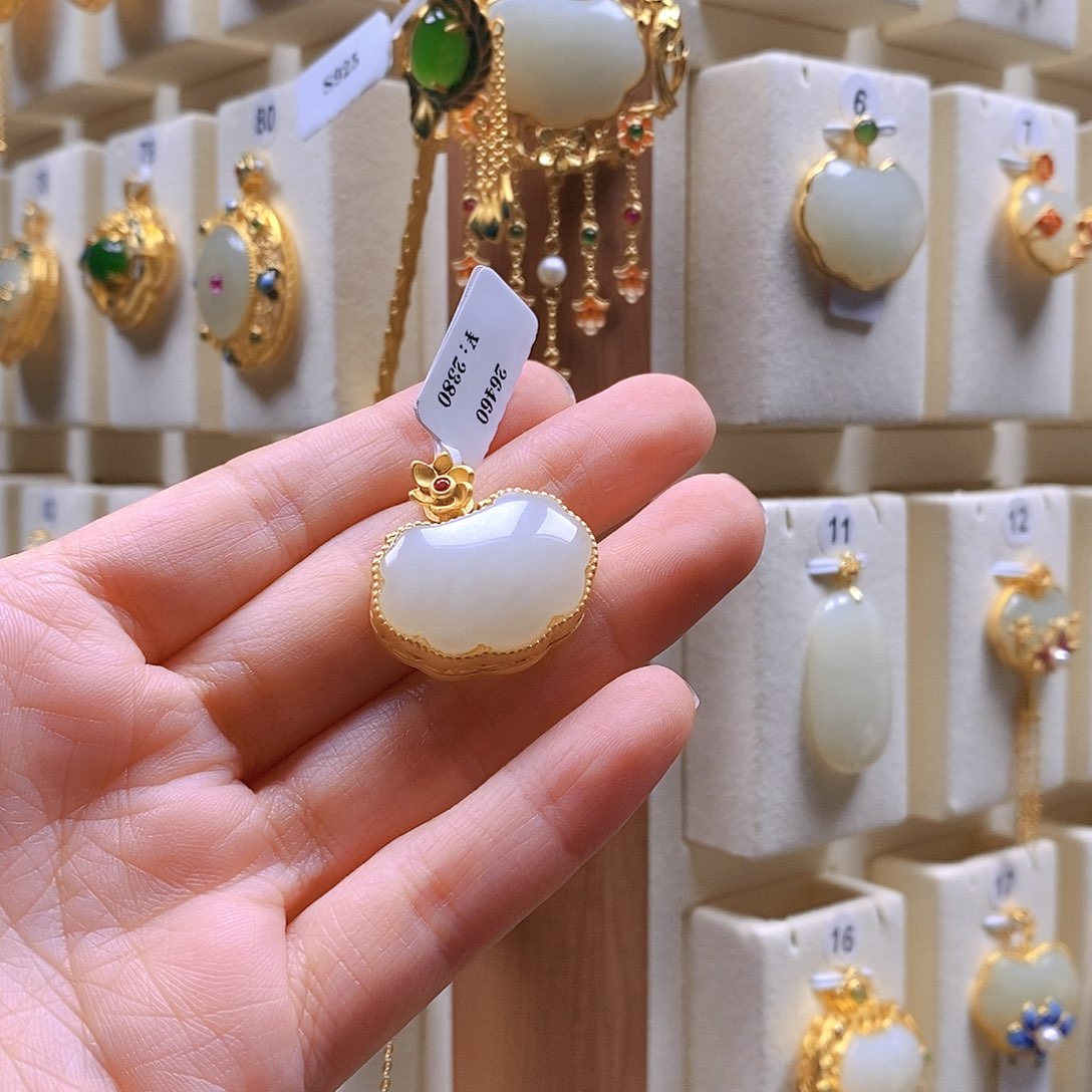 和田玉银S925镶嵌颈饰