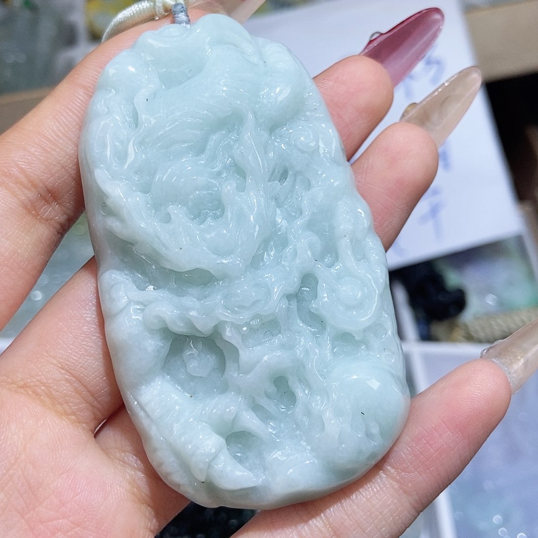 翡翠颈饰未镶嵌天然