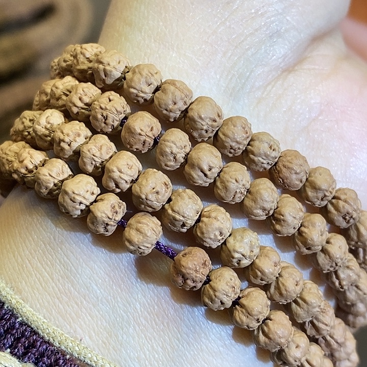 往***憨金刚菩提吊坠二档佛手108