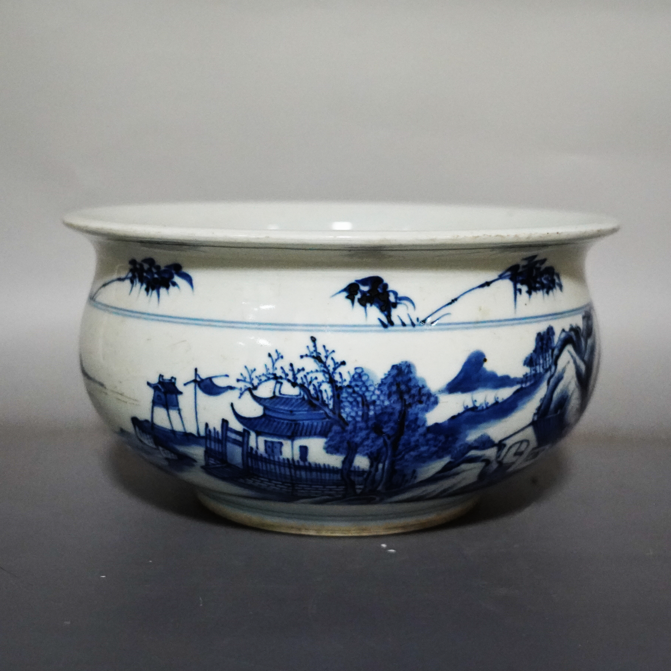 文华藏珍第228期拍品 8 清中期 青花山水楼阁纹罗汉炉