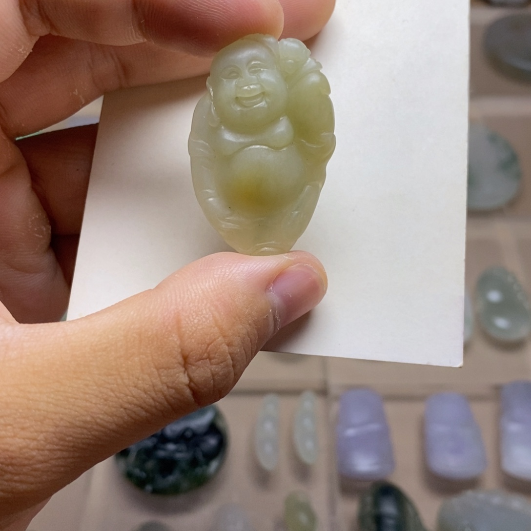 未镶嵌定制翡翠佛公