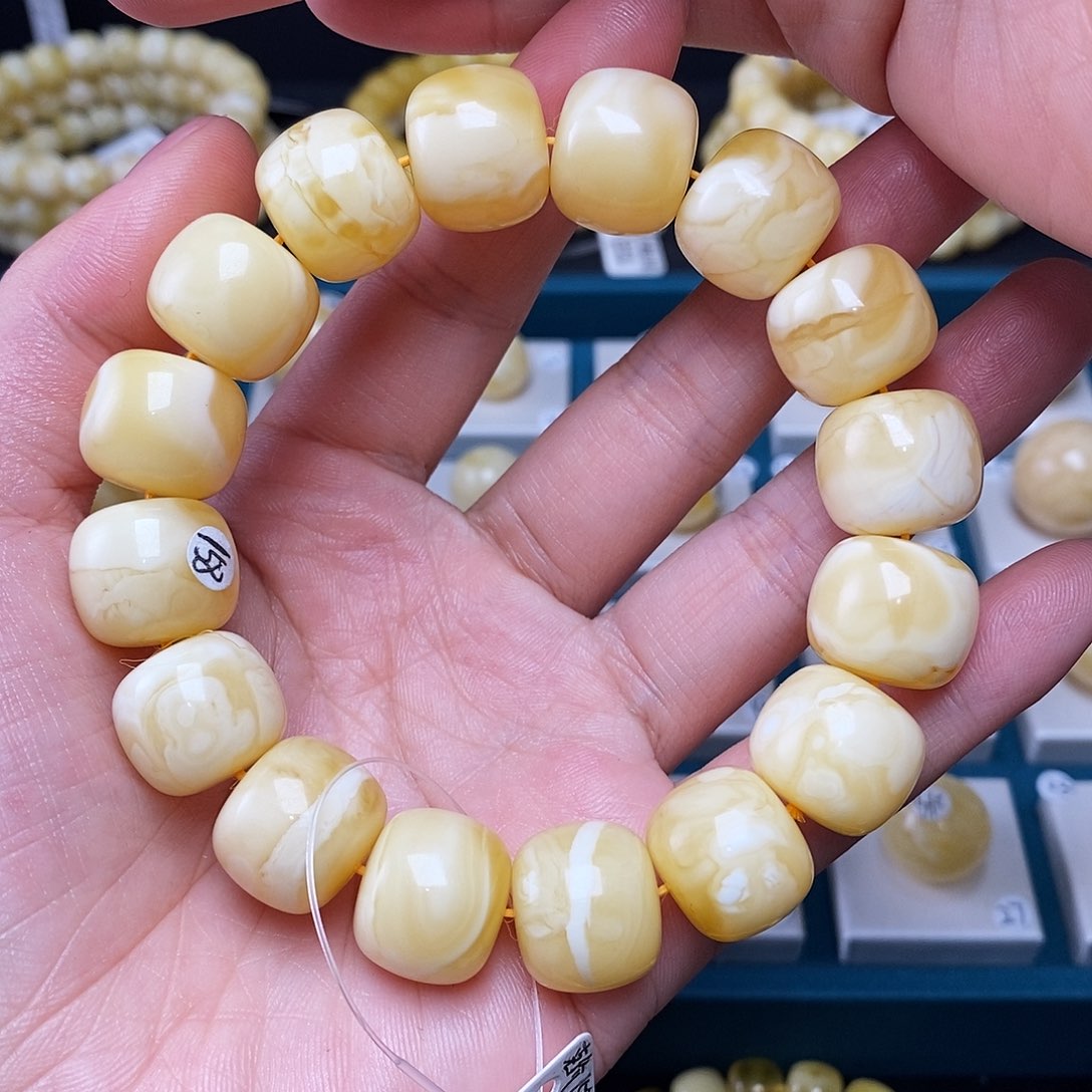 蜜蜡珠宝奇石未镶嵌