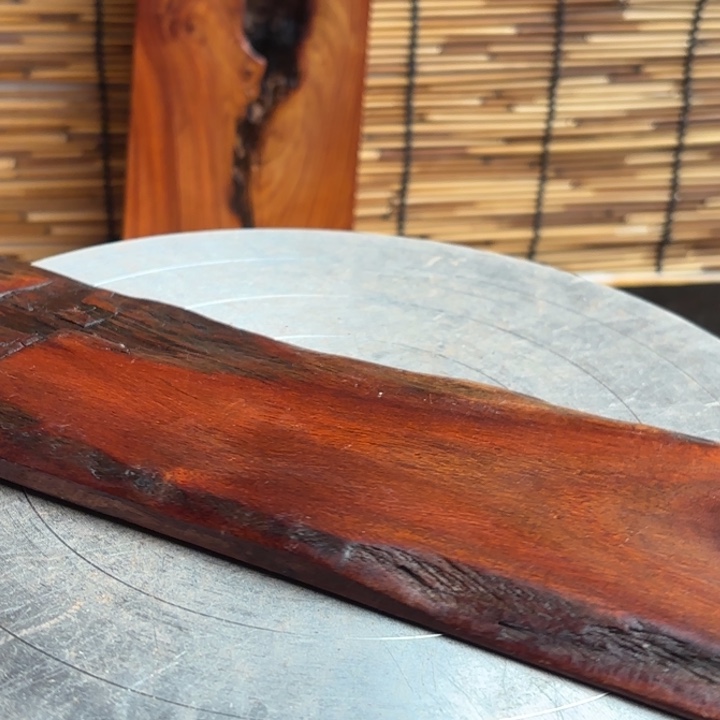 牛***三大叶紫檀（黑酸枝木类）