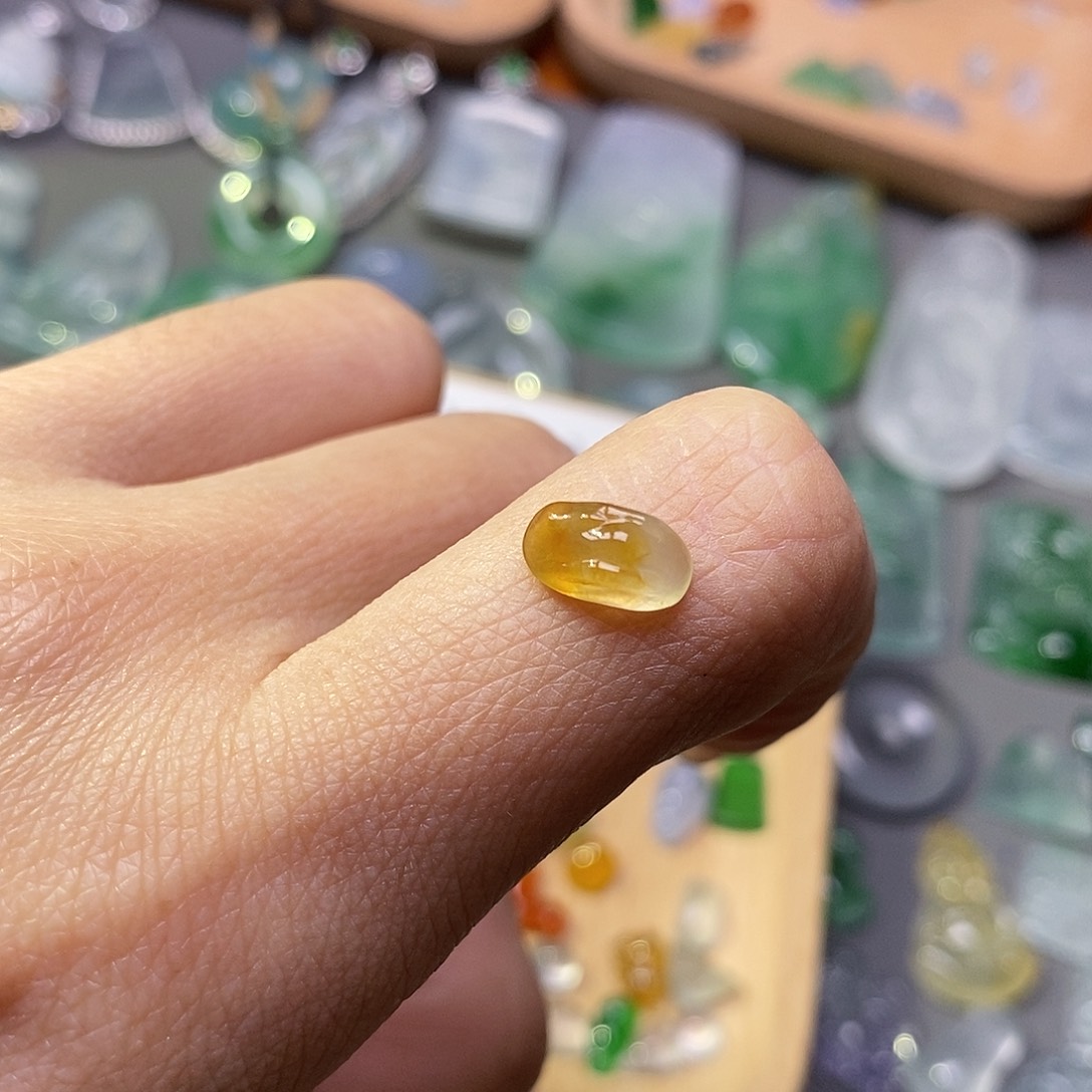 翡翠颈饰未镶嵌用****5翡翠