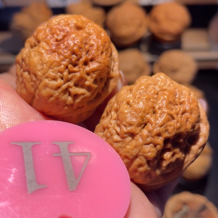 七彩鱼子纹核桃尺寸34