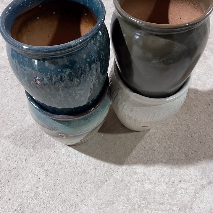 红陶口径13高度18四个瑕疵