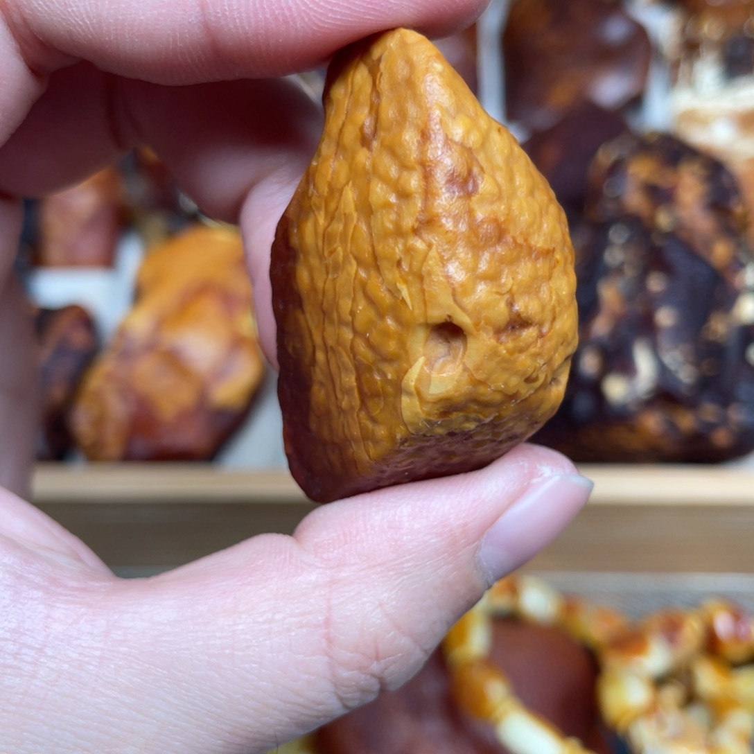 蜜蜡珠宝奇石未镶嵌